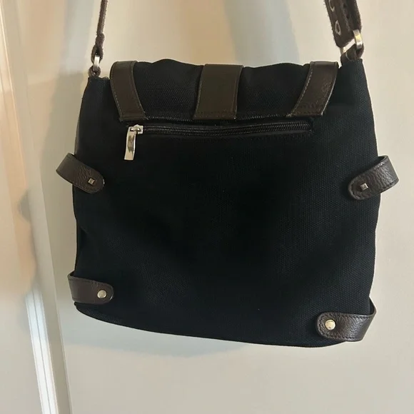 Oxone Paris Crossbody Bag - Picture 7 of 10
